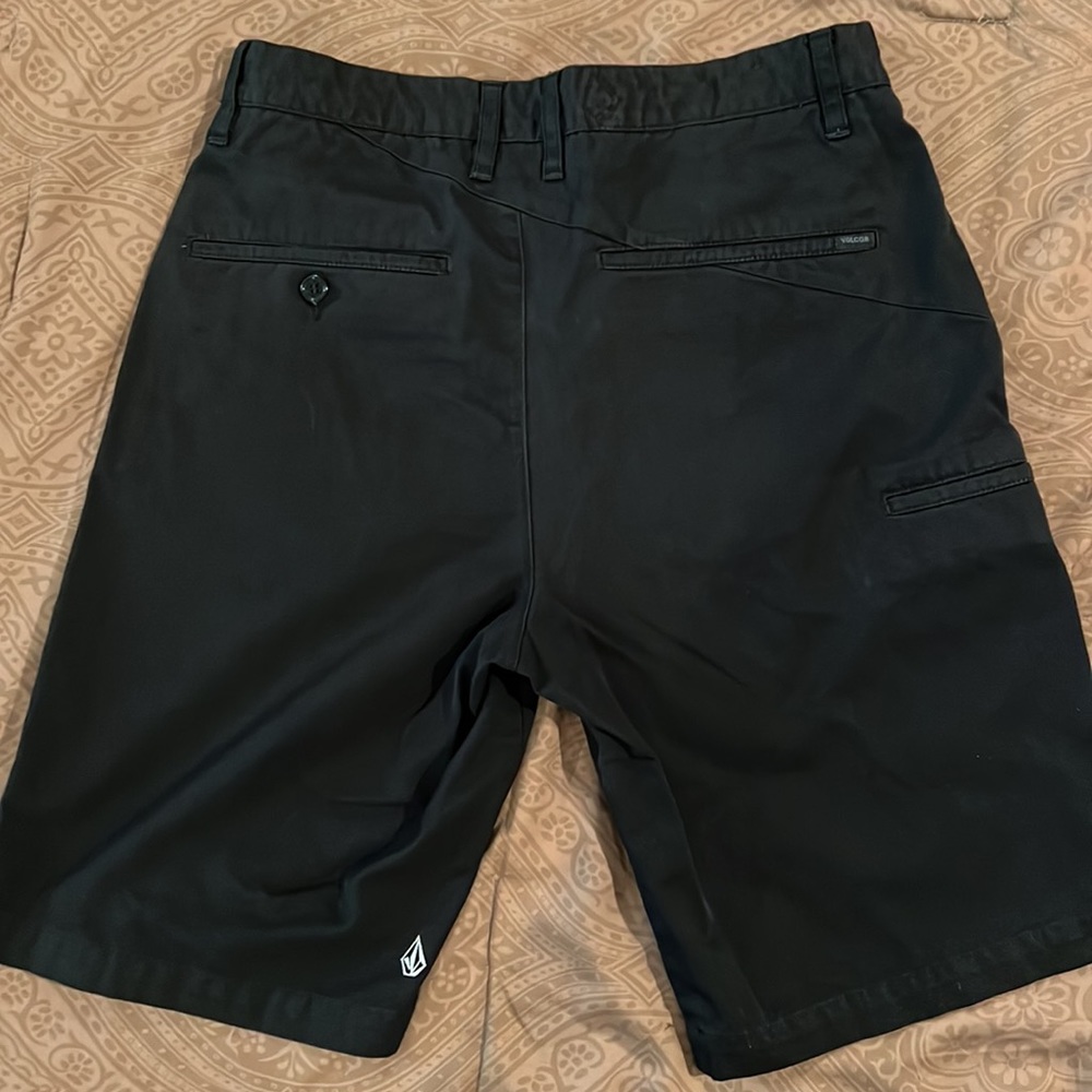 Volcom shorts - Picture 2 of 3